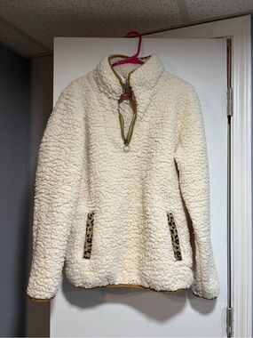 Like new Sherpa pull over size medium